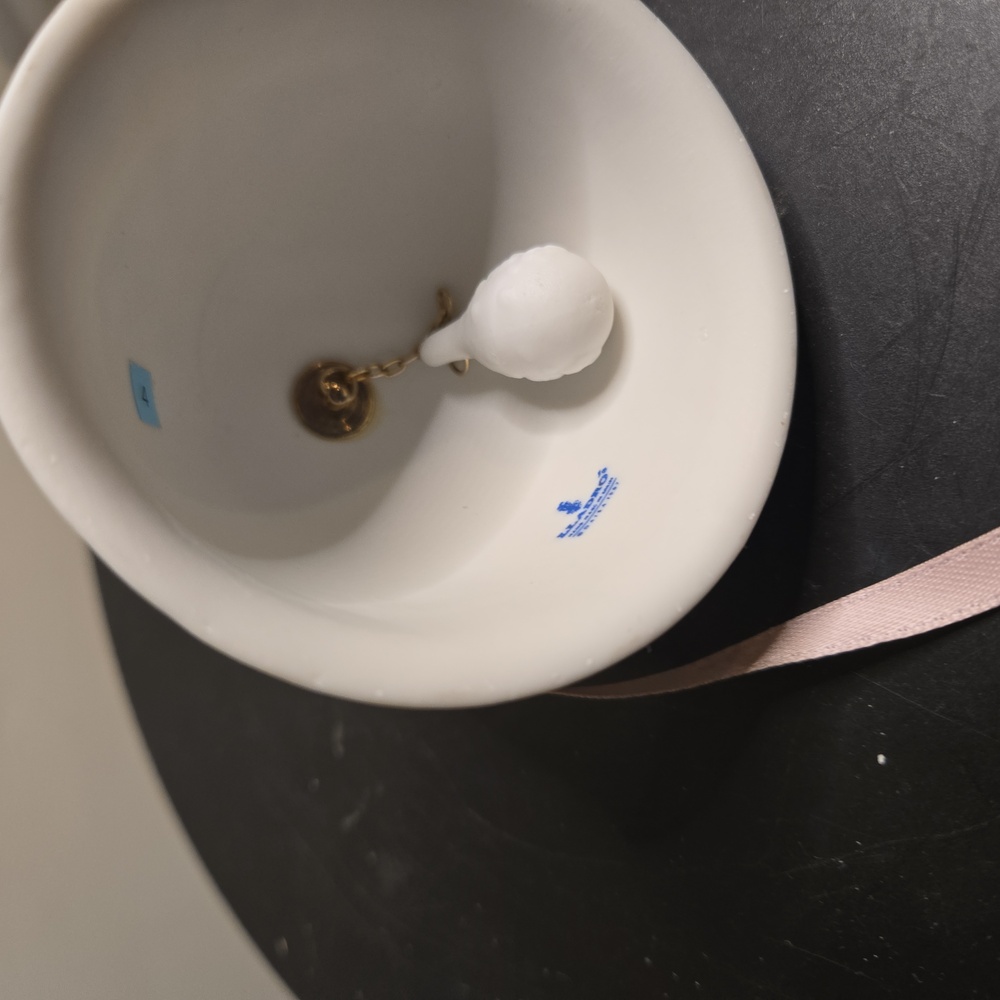 Elegant Lladro 1987 Christmas Ceramic Bell with Ribbon Accent - Picture 7 of 7